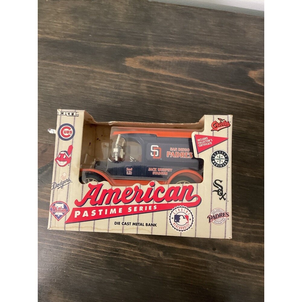 ERTL B363 SAN DIEGO PADRES  AMERICAN PASTIME SERIES DIECAST METAL BANK 1994